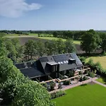 Valkse Hoeve Met Hottub | 6 Personen *