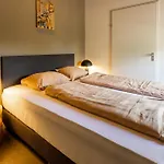 Valkse Hoeve Met Hottub | 6 Personen *