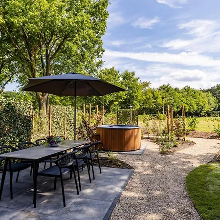 Valkse Hoeve Met Hottub | 6 Personen 欧特罗