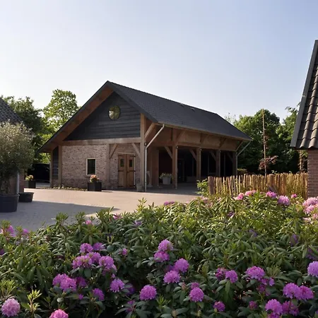 Valkse Hoeve Met Hottub | 6 Personen * 欧特罗