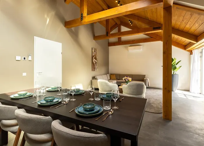 Villa Valkse Hoeve Met Hottub | 6 Personen